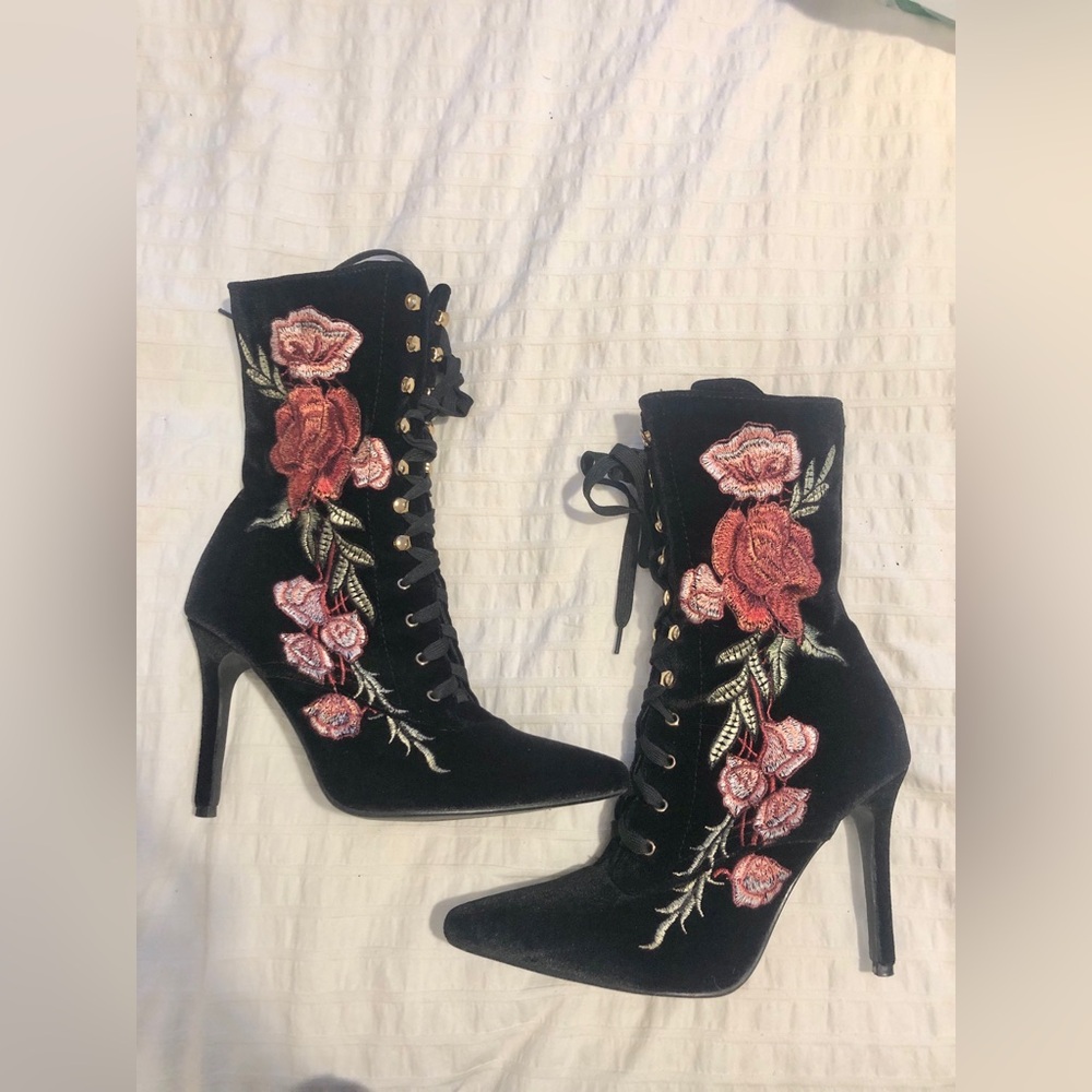 Velvet Stiletto Victorian Lace up Whimsigoth Witchy Boho Boots Pink Flower Roses - Picture 2 of 13